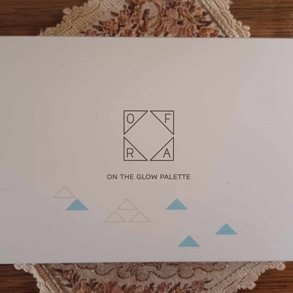 OFRA "On The Glow" Highlight / Bronzing Palette, Matte to Super Shimmer Make Up - Picture 7 of 10